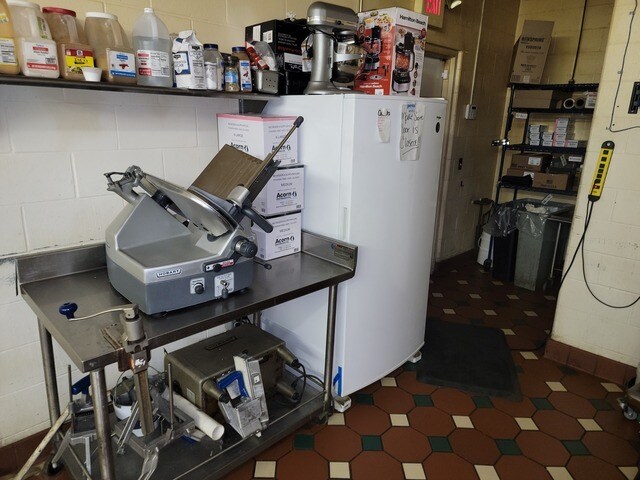 More Photos Of 1500 N E St, Richmond Specialty For Sale