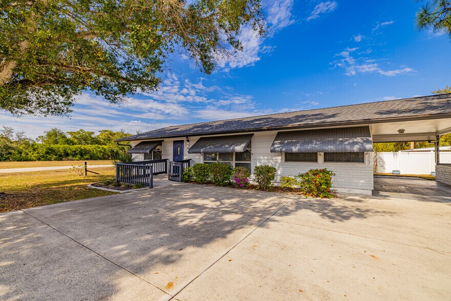 More Photos Of 164 Pondella Rd, North Fort Myers Office For Sale