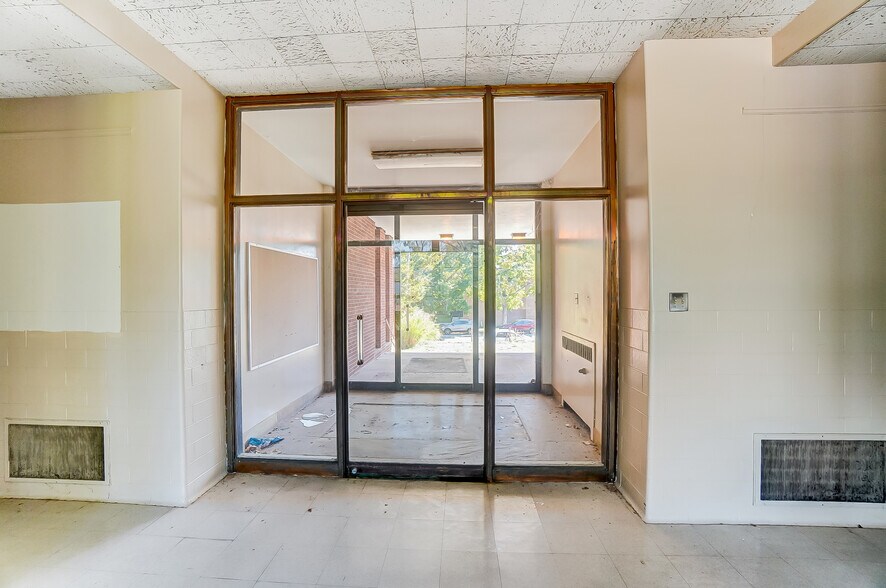 More Photos Of 800 Livermore St, Yellow Springs Research And Development For Sale