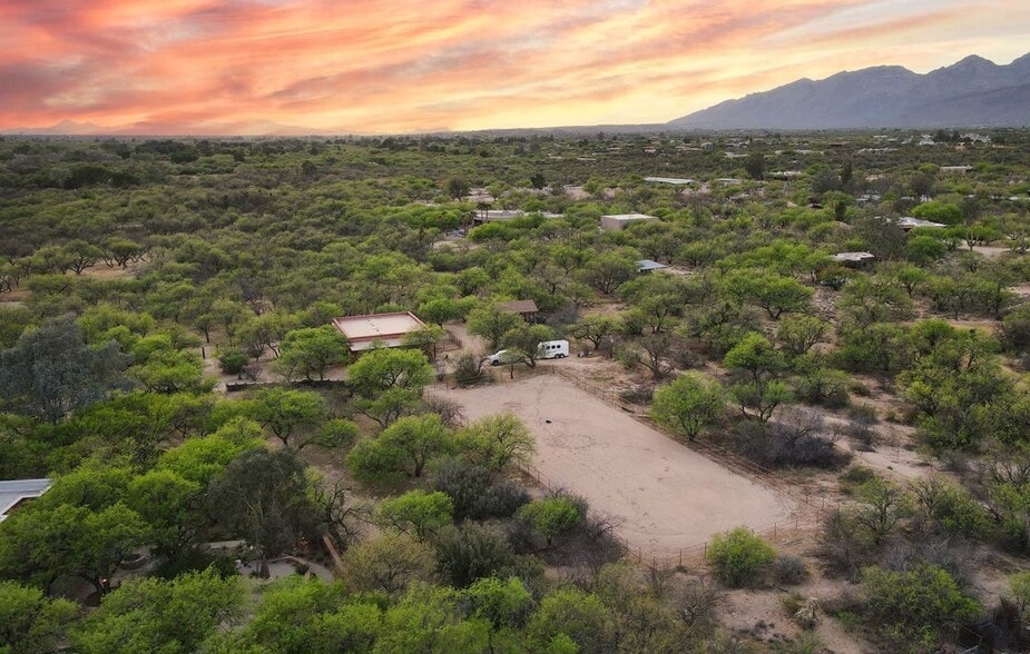 More Photos Of 13105 E Placita Las Avenas, Tucson Horse Stables For Sale