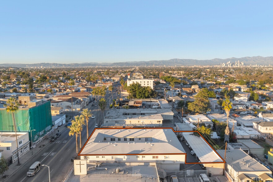 More Photos Of 8118 S Western Ave, Los Angeles Apartments For Sale