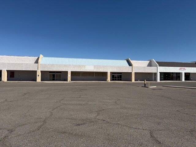 More Photos Of 967 Hancock Rd, Bullhead City General Retail For Sale