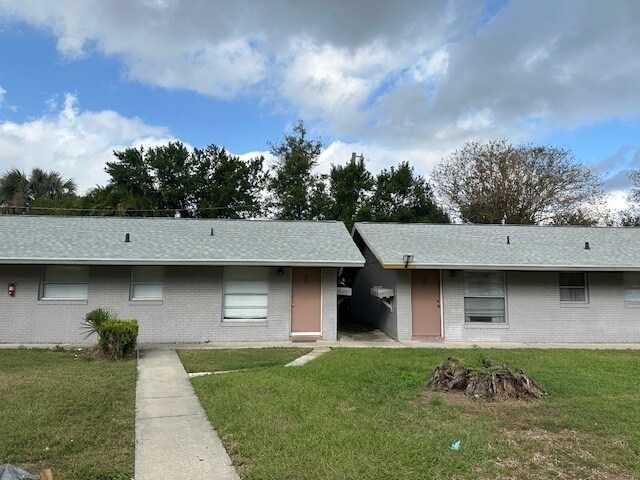 More Photos Of 2600 21st St NW, Winter Haven Apartments For Sale