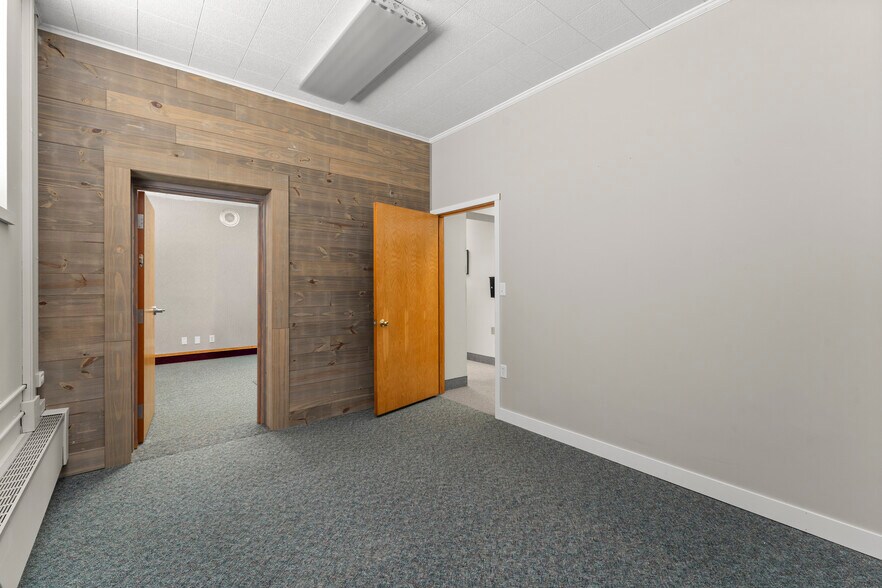 More Photos Of 102 N Washington St, Saint Croix Falls Office Residential For Sale