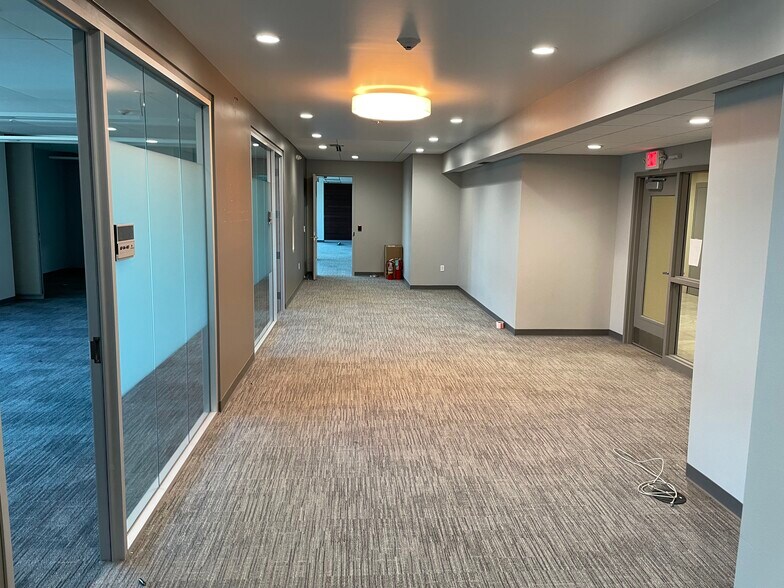 More Photos Of 4351 W College Ave, Appleton Office For Lease