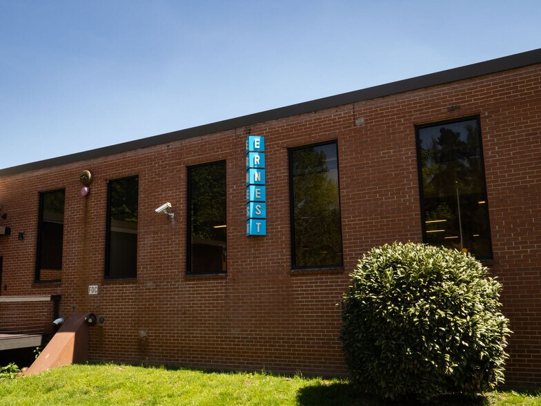 More Photos Of 135 Sweeten Creek Rd, Asheville Coworking Space