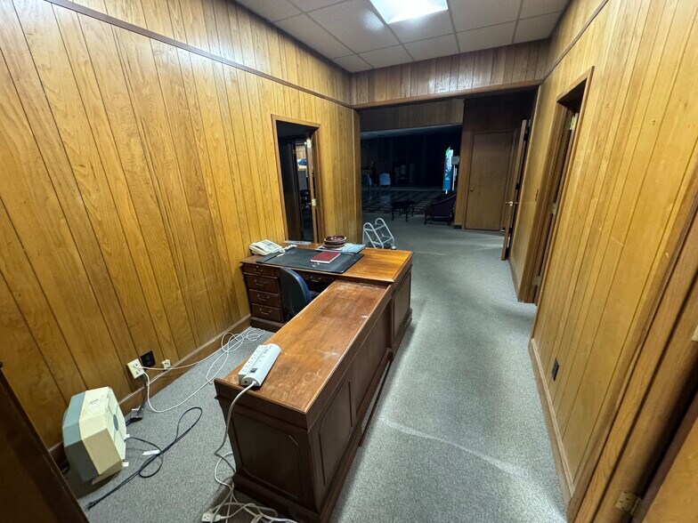 More Photos Of 307 E Jones St, Fort Deposit General Retail For Sale