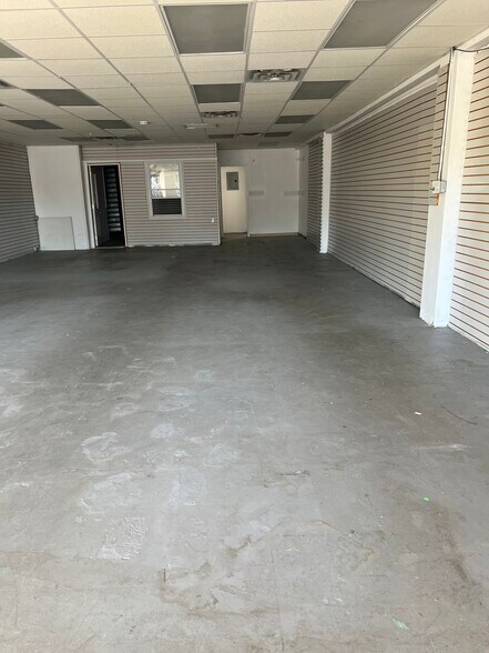 More Photos Of 751-753 Merrick Rd, Baldwin Storefront Retail Office For Lease