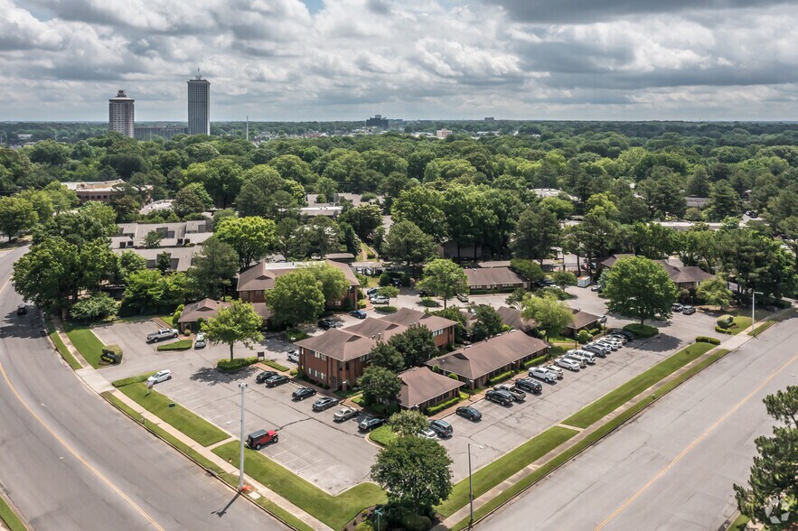 More Photos Of 4735-4739 Spottswood Ave, Memphis Medical For Sale