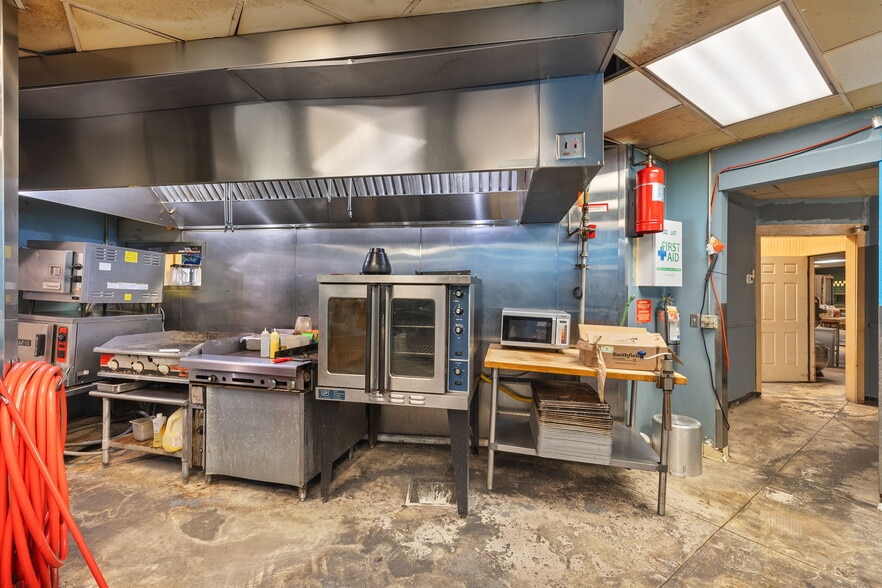 More Photos Of 17650 San Carlos Blvd, Fort Myers Supermarket For Sale