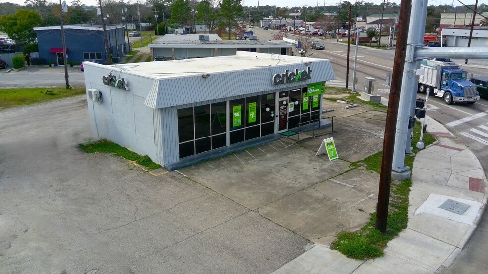 Primary Photo Of 4302 Highway 3, Dickinson Freestanding For Sale