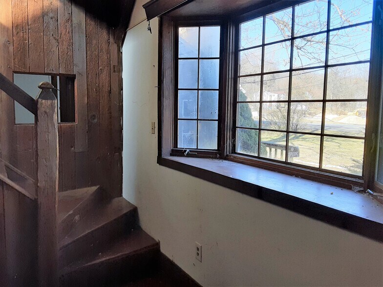 More Photos Of 329 Kent Rd, New Milford Apartments For Sale