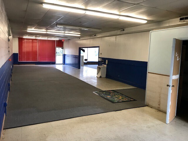 More Photos Of 116 W Irving Park Rd, Wood Dale Daycare Center For Lease