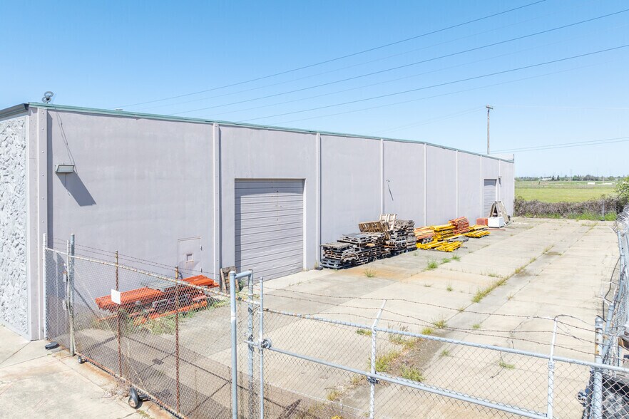 More Photos Of 8581 23rd Ave, Sacramento Warehouse For Sale