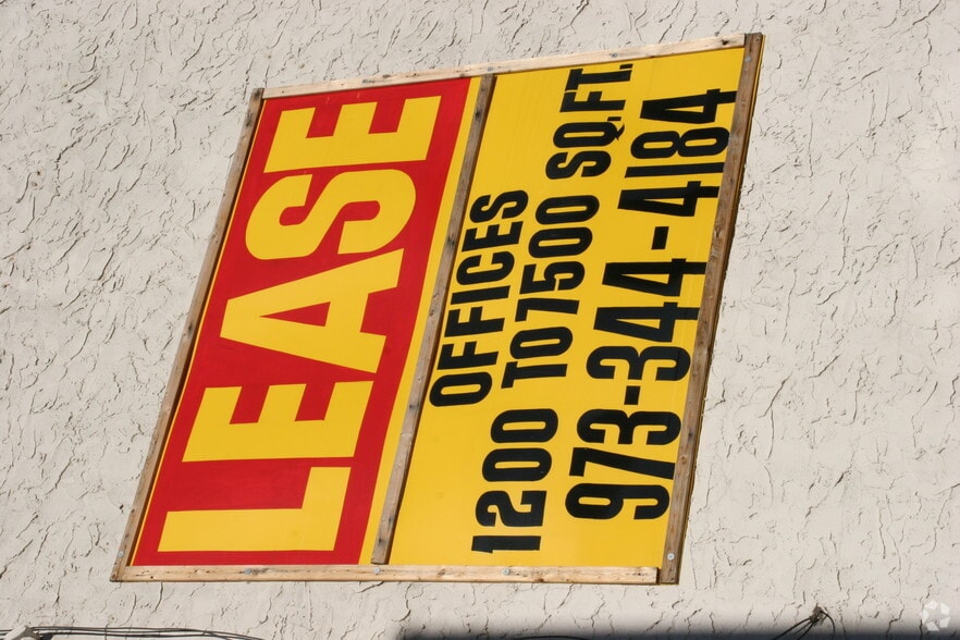 More Photos Of 844 McCarter Highway, Newark Office For Lease