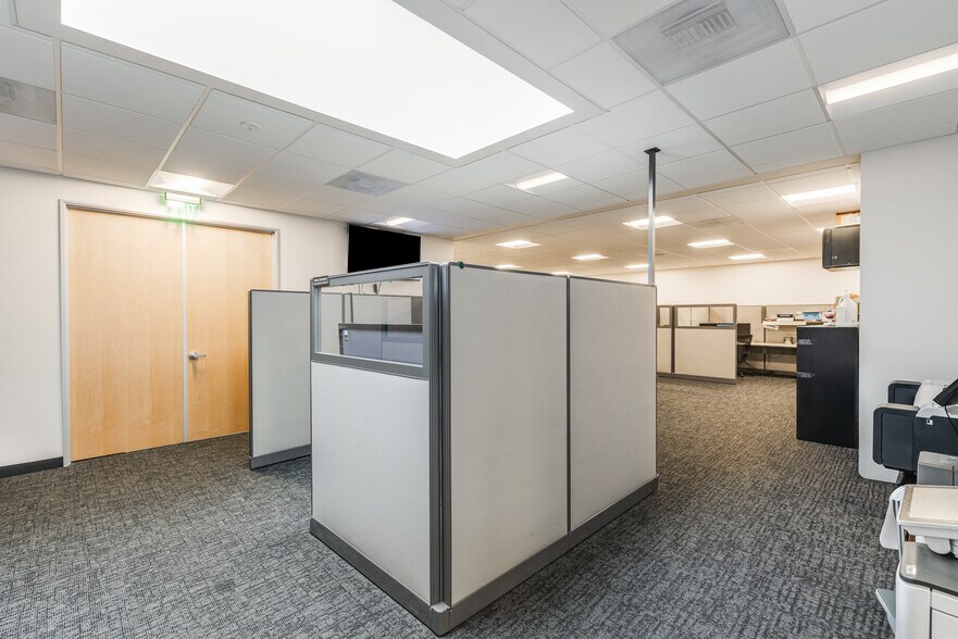 More Photos Of 780 Montague Expy, San Jose Showroom For Lease