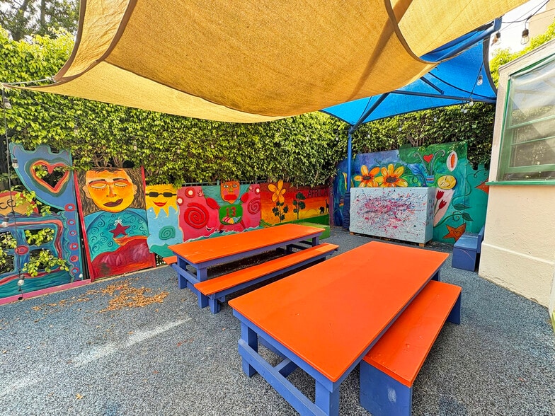 More Photos Of 1009 18th St, Santa Monica Schools For Lease