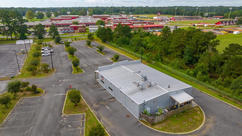 More Photos Of 1296 N Ferdon Blvd, Crestview Restaurant For Sale