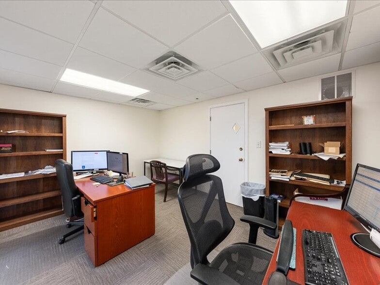 More Photos Of 44 Trapelo Rd, Belmont Office For Sale