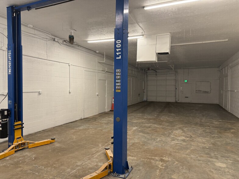 More Photos Of 2390 S Kalamath St, Denver Warehouse For Lease