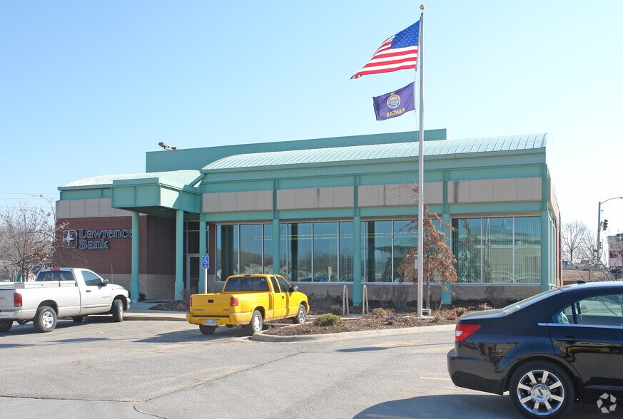 More Photos Of 3500 W Clinton Pky, Lawrence Office For Sale