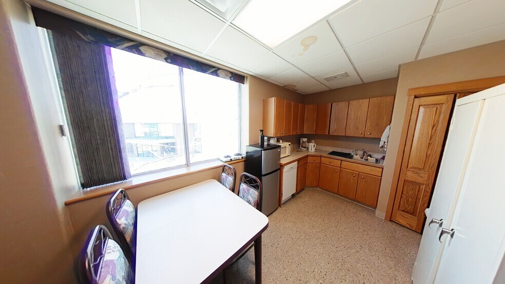 More Photos Of 4815 50 Av, Red Deer Office For Lease
