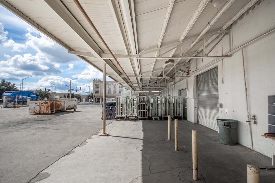 More Photos Of 530 E Market St, Stockton Flex For Sale
