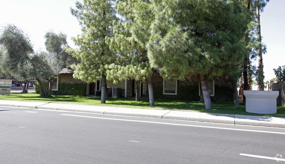 More Photos Of 1152 E Greenway St, Mesa Office For Lease