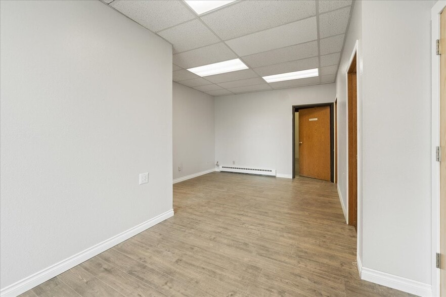 More Photos Of 3408 International St, Fairbanks Warehouse For Lease