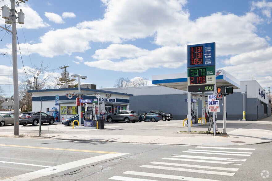 More Photos Of 820 Sunrise Hwy, Baldwin Service Station For Sale