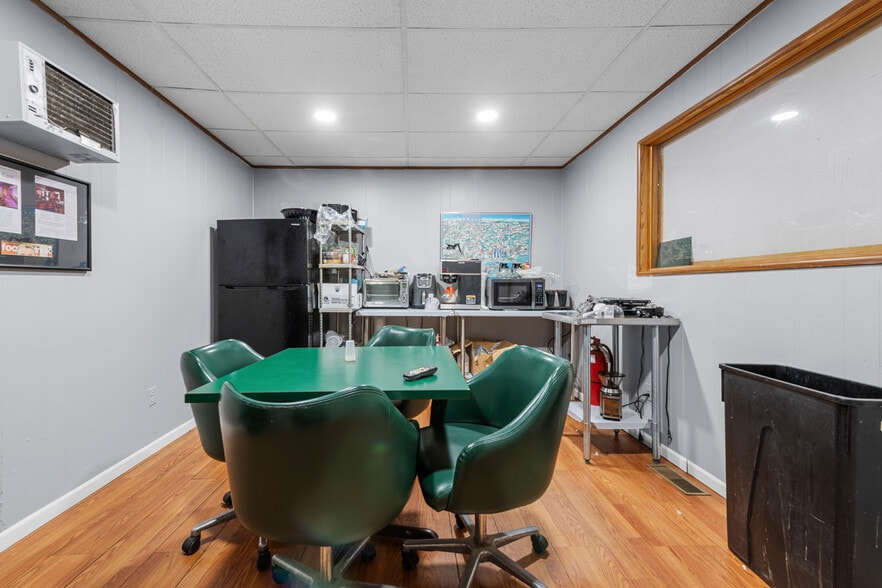 More Photos Of 2211 Gratiot Ave, Detroit Office For Sale