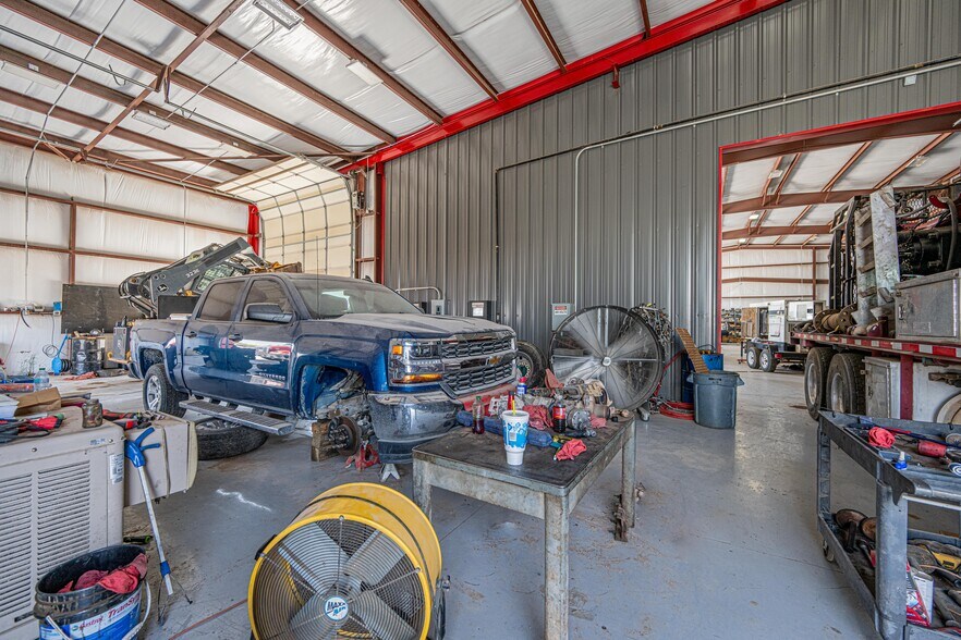 More Photos Of 5800 N Moss Ave, Odessa Warehouse For Sale