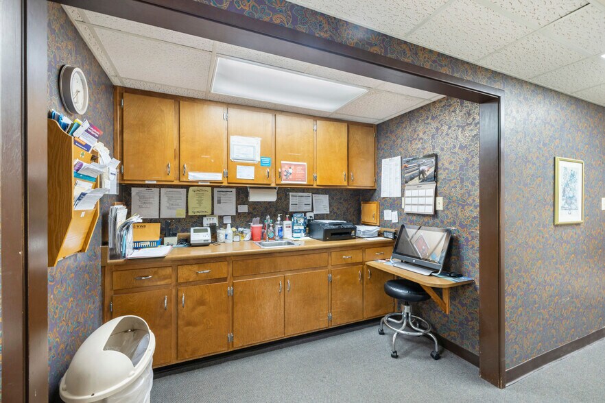 More Photos Of 1612 W Plaza Dr, Tallahassee Medical For Sale