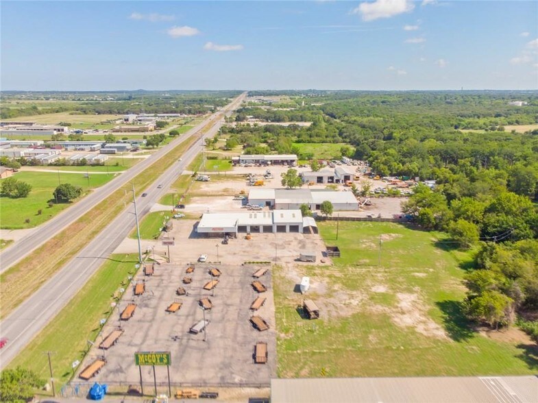 More Photos Of 3218 N Main St, Cleburne Auto Dealership For Lease