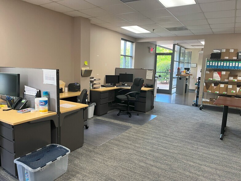 More Photos Of 3150 Stage Post Dr, Memphis Light Distribution For Lease