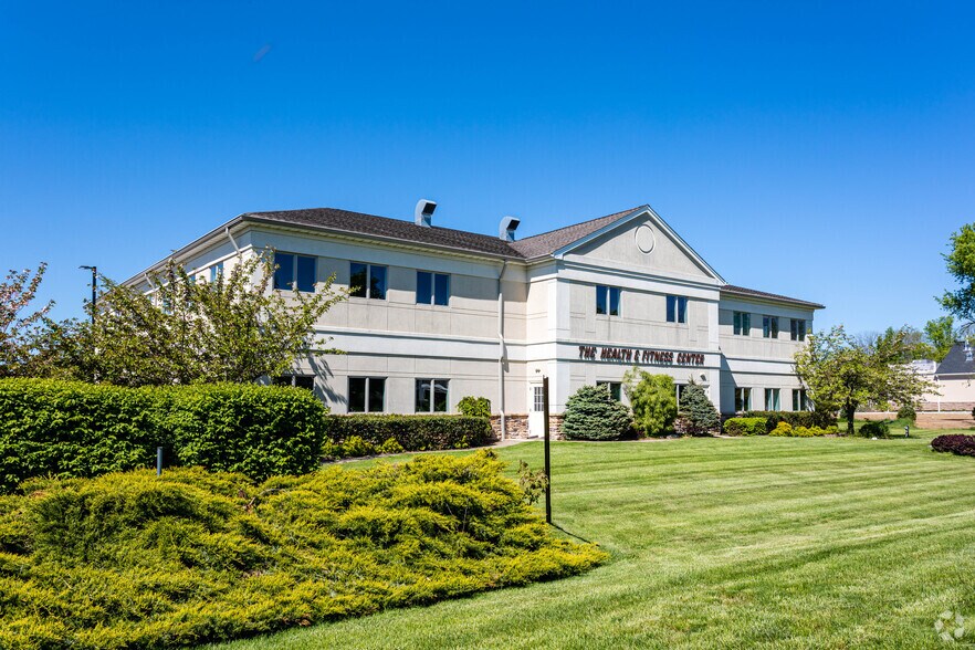 Primary Photo Of 540 Lafayette Rd, Sparta Medical For Lease