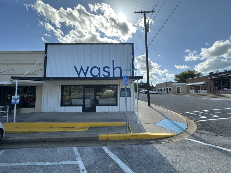 Primary Photo Of 190 S Commerce St, Frankston Restaurant For Sale