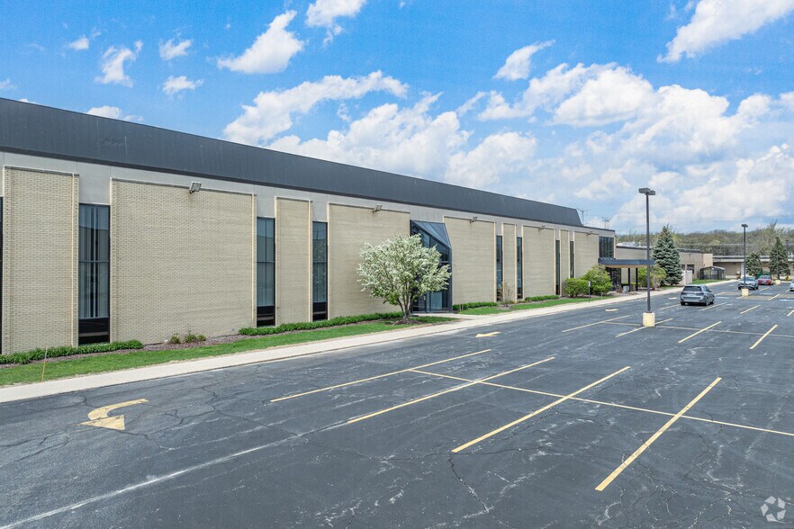 Primary Photo Of 2300 Warrenville Rd, Downers Grove Office For Lease