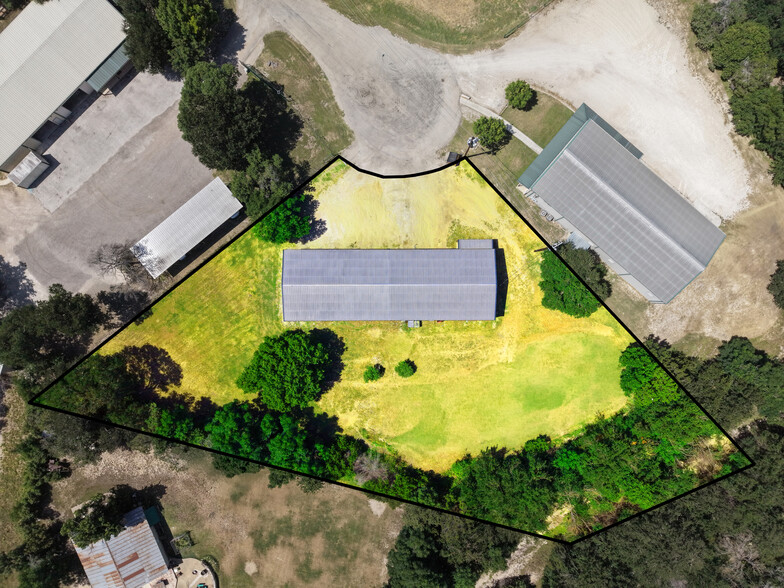 More Photos Of 117 Business Dr W, Kerrville Warehouse For Sale