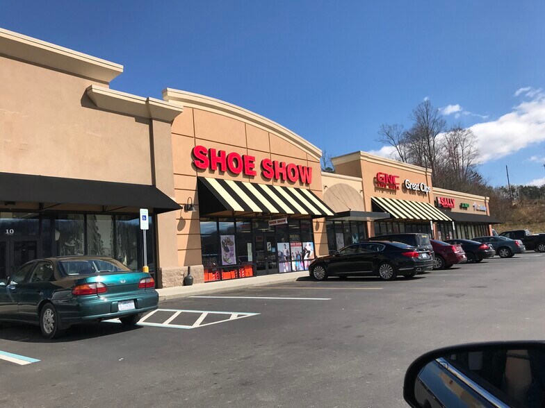 More Photos Of 2845 Sugar Hill Rd, Marion Freestanding For Lease