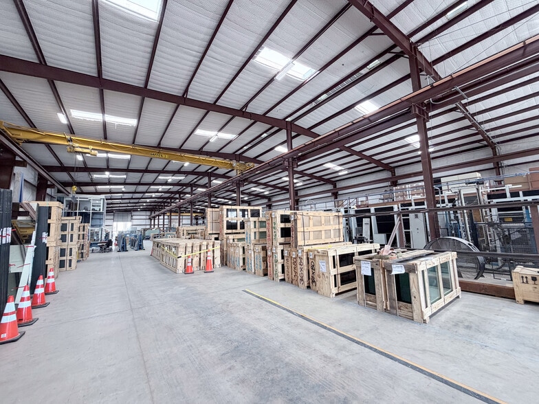 More Photos Of 18740 Goll St, San Antonio Warehouse For Lease