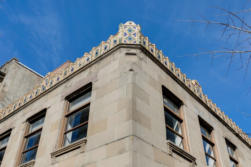 More Photos Of 424 E Grace St, Richmond Bank For Lease