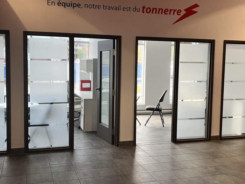 More Photos Of 4203 Rue King O, Sherbrooke Freestanding For Lease
