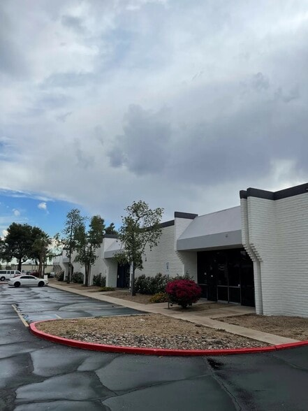 More Photos Of 2810 S 24th St, Phoenix Warehouse For Lease