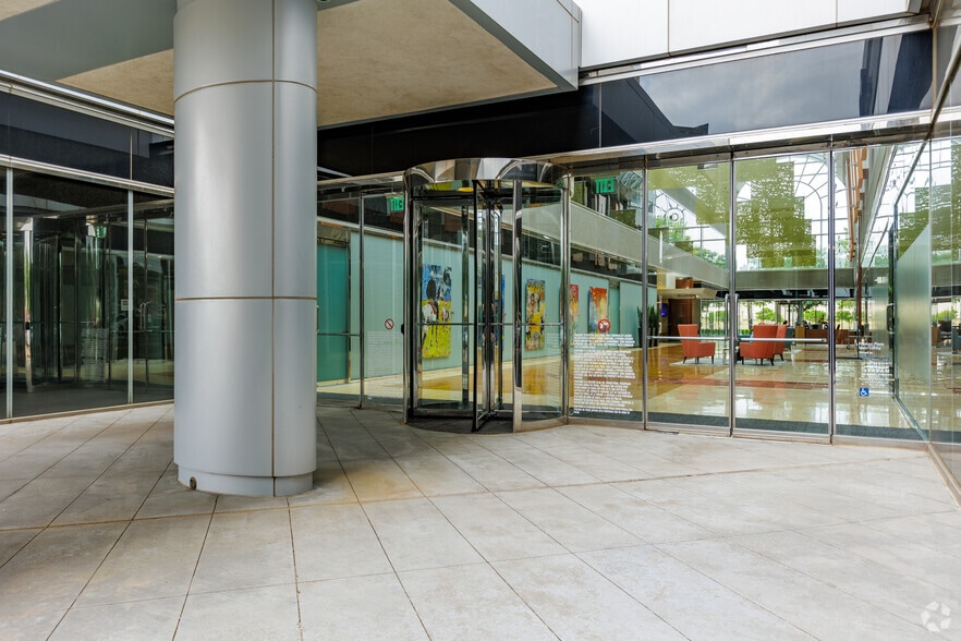 More Photos Of 17950 Preston Rd, Dallas Office For Lease