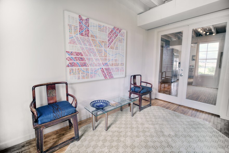 More Photos Of 2409 Commerce St, Houston Freestanding For Lease