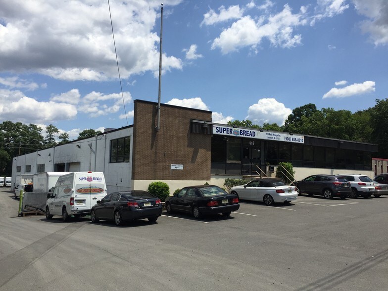 More Photos Of 515 N Michigan Ave, Kenilworth Warehouse For Lease