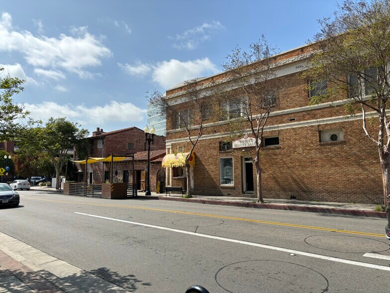 More Photos Of 300-312 N Broadway, Santa Ana Storefront Retail Office For Lease