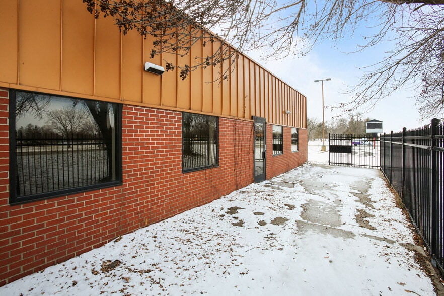 More Photos Of 8432 Noble Ave, Minneapolis Bar For Sale