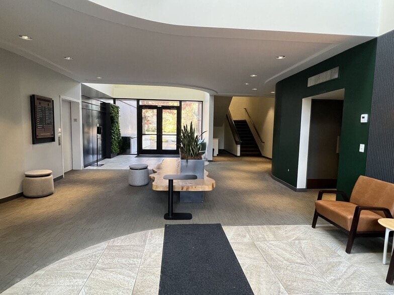 More Photos Of 1750 112th Ave NE, Bellevue Medical For Lease